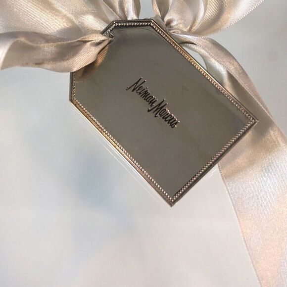 Neiman Marcus Gift Wrap 3 Ribbon Bows With Metal Gift Tag Given From The Heart - Picture 6 of 10